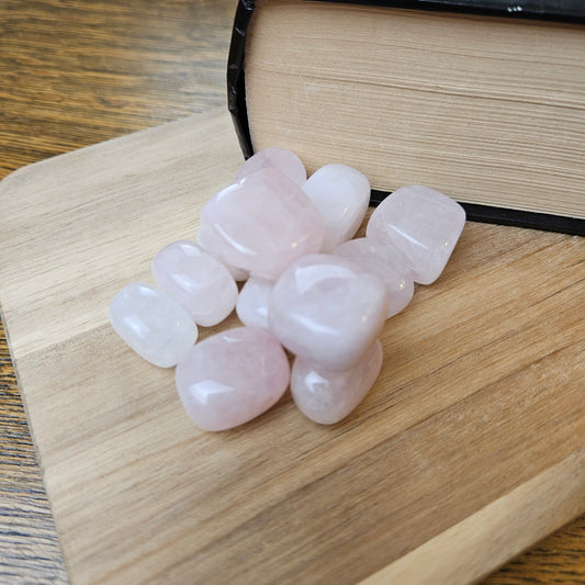 Tumbled Rose Quartz – Gentle Love & Heart Healing Crystal for Beginners