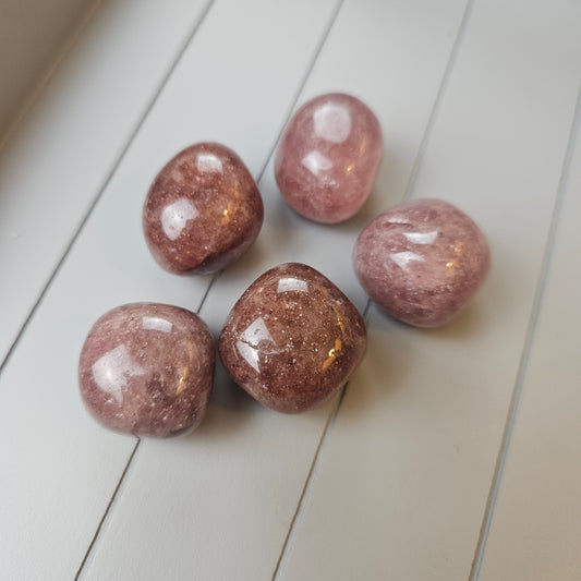 Strawberry Quartz Crystal Tumble – Manifesting Love, Joy & Inner Harmony