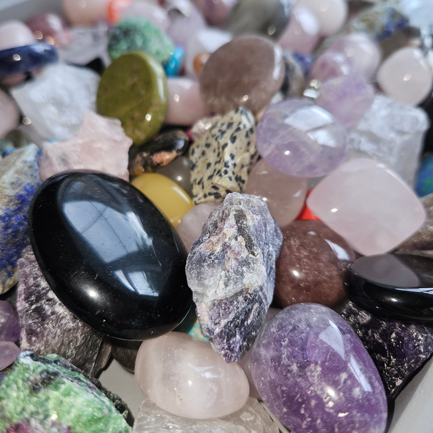 Mystery Crystal Confetti Scoop