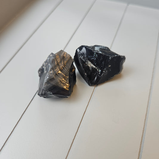 Raw Obsidian – Protective & Grounding Black Crystal for Witchcraft